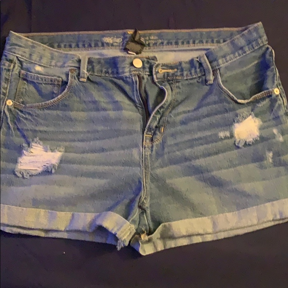 Boyfriend midi shorts